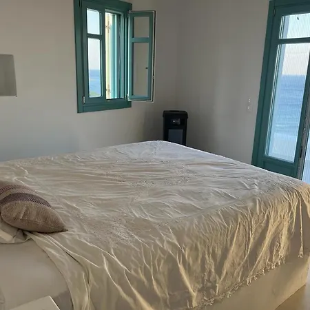 A Bedroom By The Sea Bed & Breakfast Lipsi