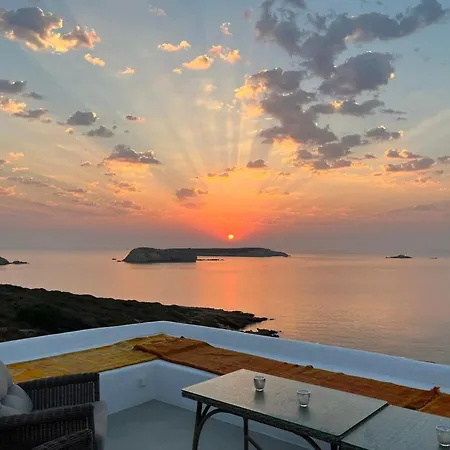 A Bedroom By The Sea *