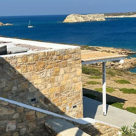 A Bedroom By The Sea * Lipsi